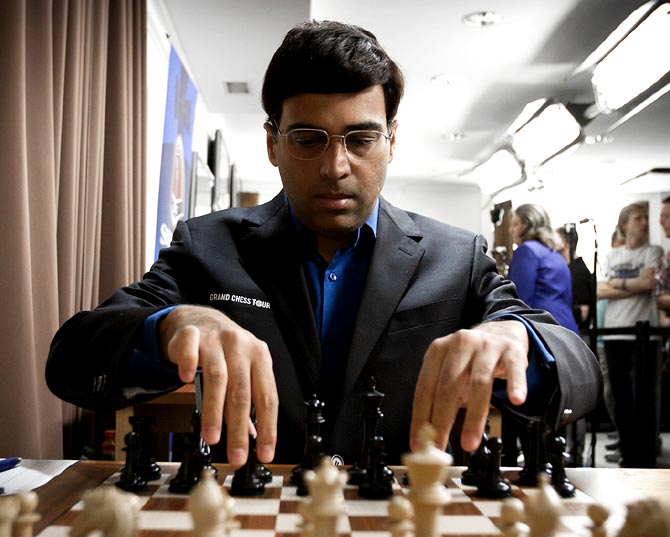 Indiano de 12 anos conquista o título de grande mestre de xadrez
